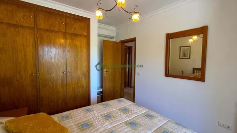 Moradia T4 para Venda em Quarteira