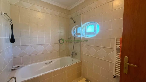 Moradia T4 para Venda em Quarteira