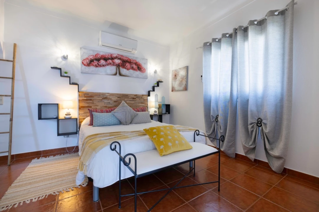 Moradia T5 para Venda em Armação de Pera Foto 24