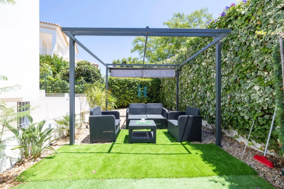 Moradia T5 para Venda em Armação de Pera Foto 5