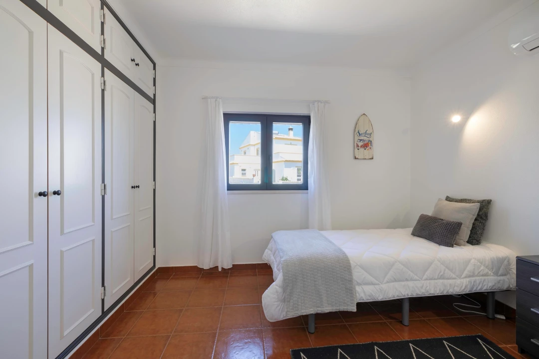 Moradia T5 para Venda em Armação de Pera Foto 13