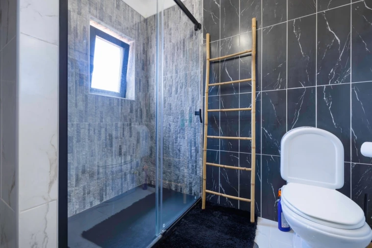 Moradia T5 para Venda em Armação de Pera Foto 26