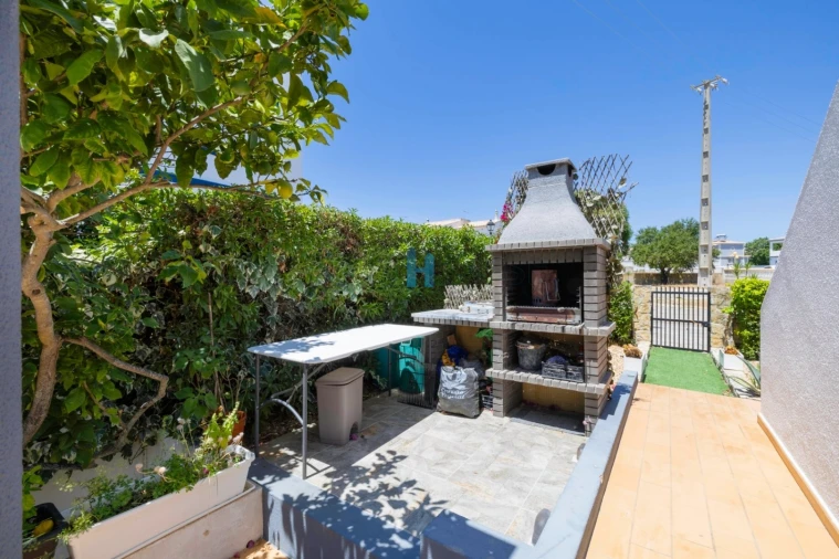 Moradia T5 para Venda em Armação de Pera Foto 7