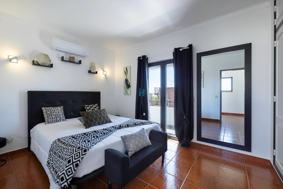 Moradia T5 para Venda em Armação de Pera Foto 21