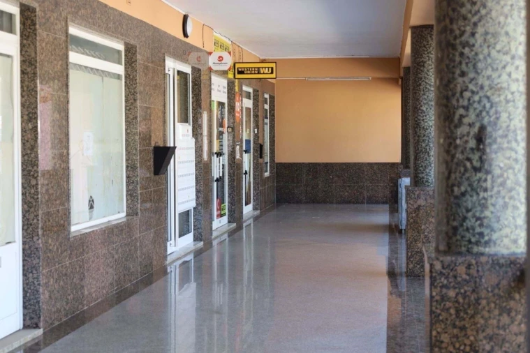 Negócio para Venda em Cacém e São Marcos Foto 2