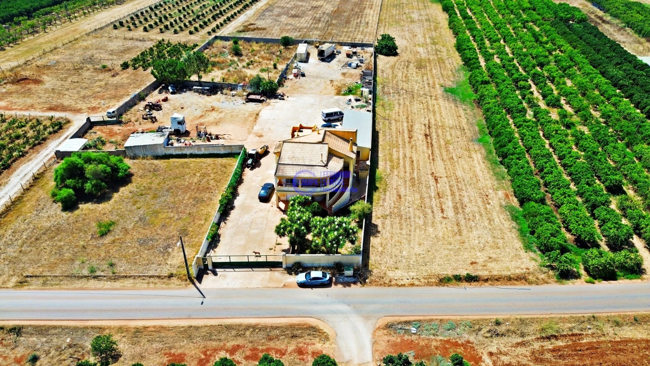 Moradia T4 para Venda em Silves Foto 1