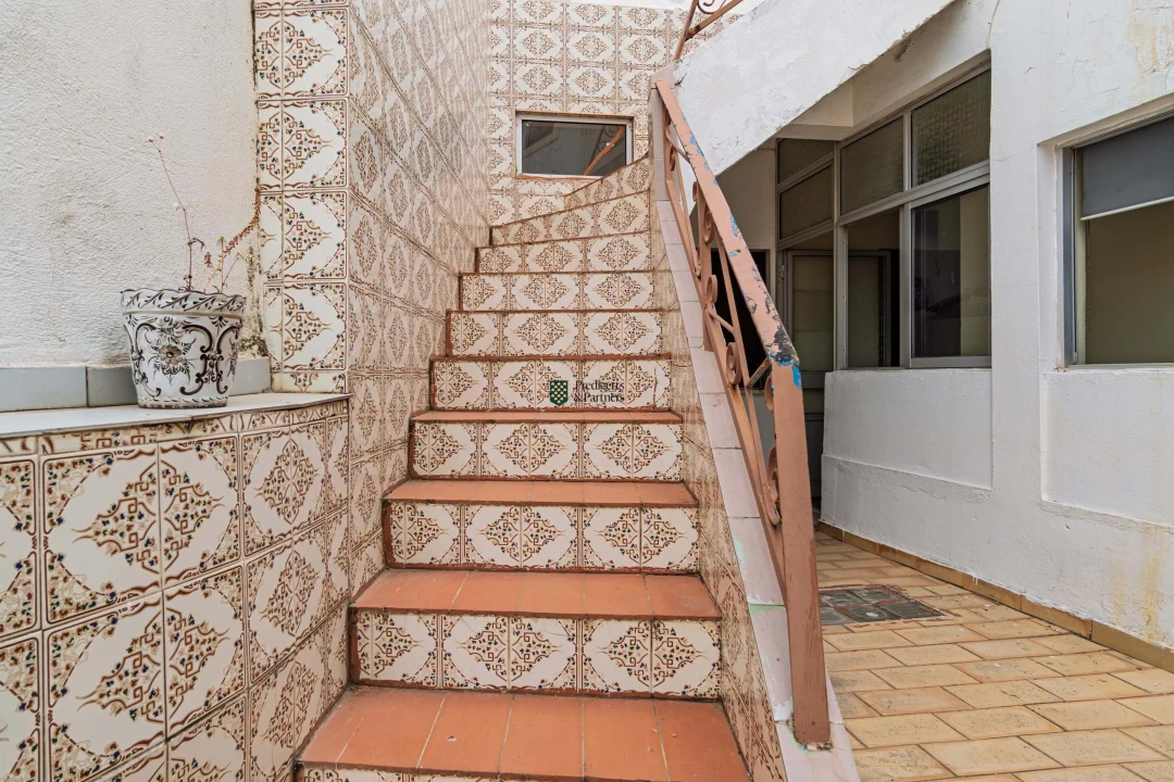 Prédio para Venda em Alvor Foto 24