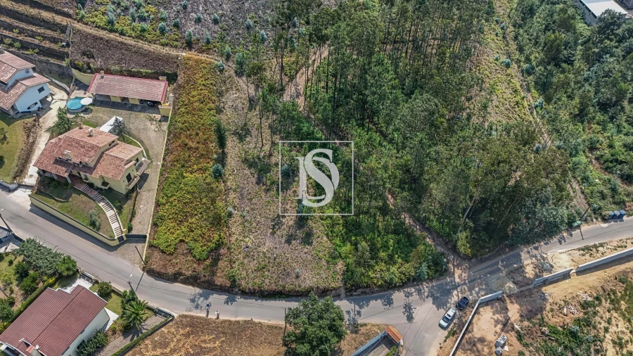 Terreno para Venda em Ossela Foto 3