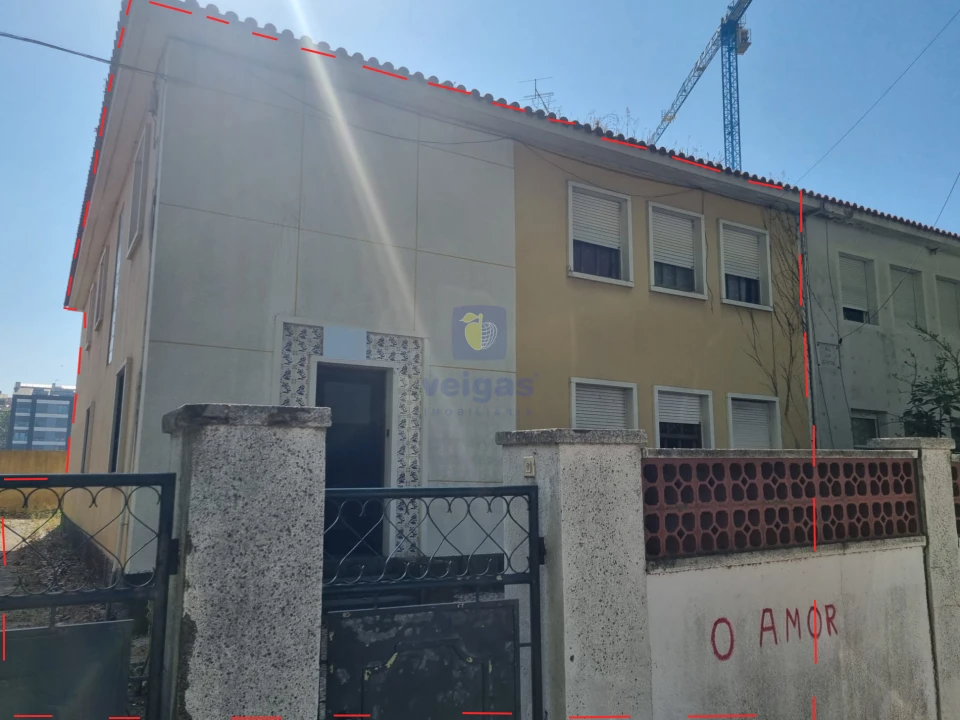 Moradia T6 para Venda em Benfica Foto 1