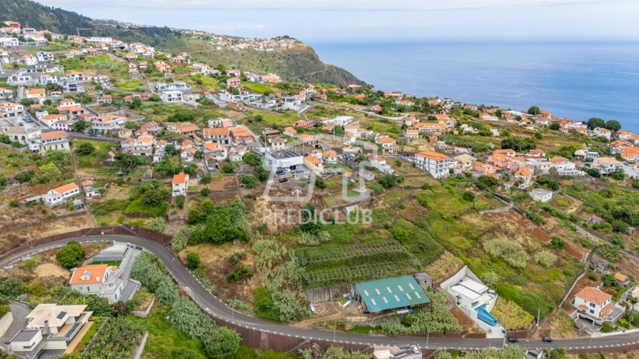 Moradia T3 para Venda em Arco da Calheta Foto 9