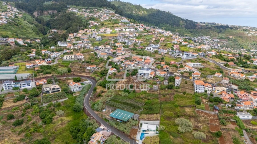 Moradia T3 para Venda em Arco da Calheta Foto 10