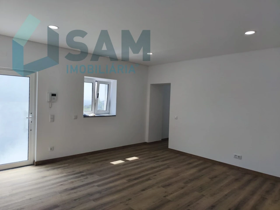 Moradia T3 para Venda em Maxial e Monte Redondo Foto 21