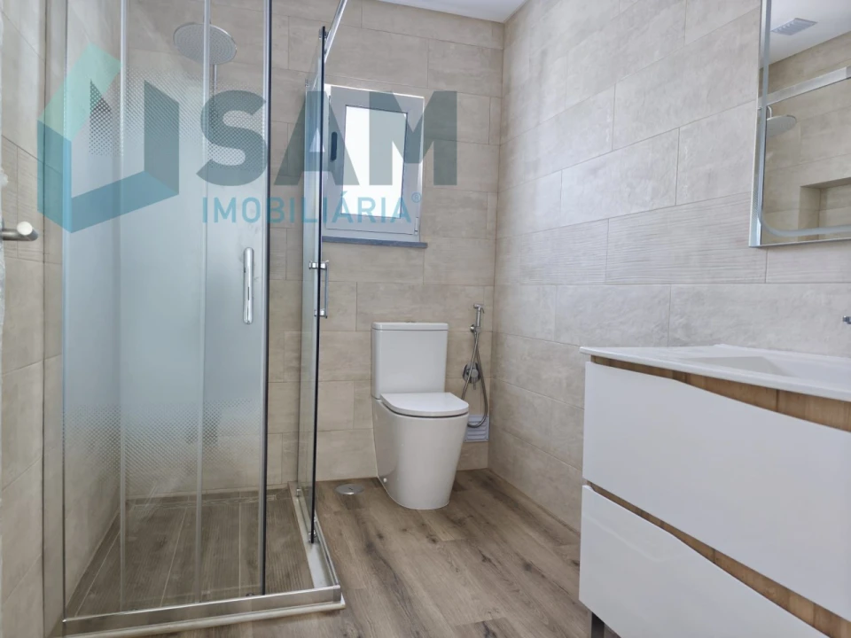 Moradia T3 para Venda em Maxial e Monte Redondo Foto 27