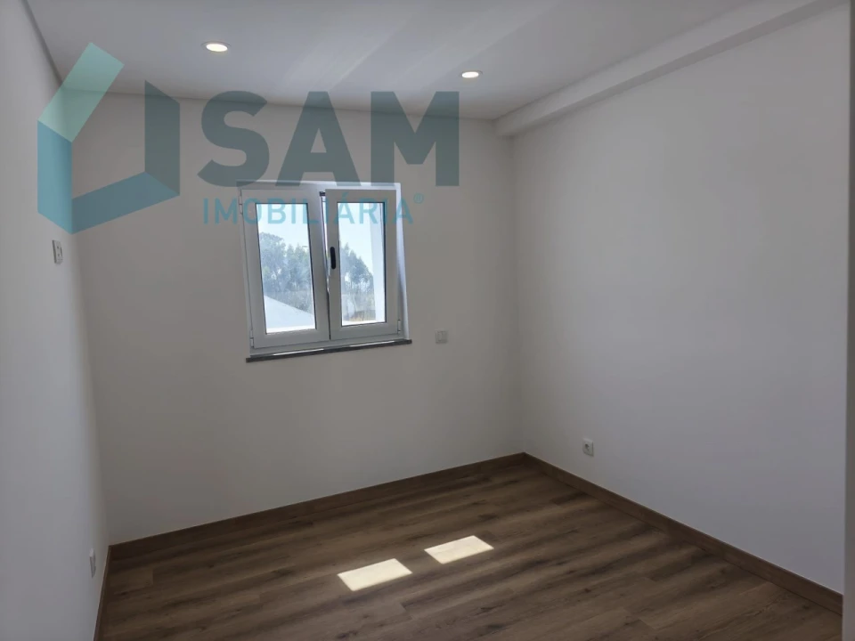 Moradia T3 para Venda em Maxial e Monte Redondo Foto 35