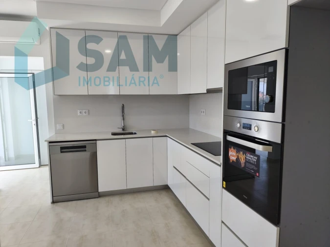 Moradia T3 para Venda em Maxial e Monte Redondo Foto 13