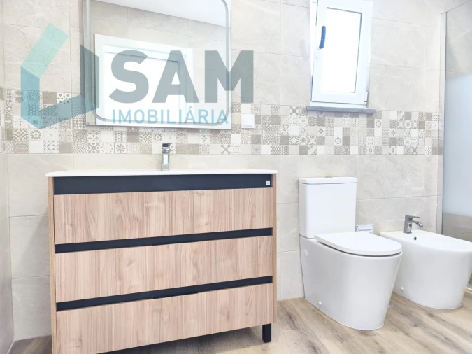 Moradia T3 para Venda em Maxial e Monte Redondo Foto 32