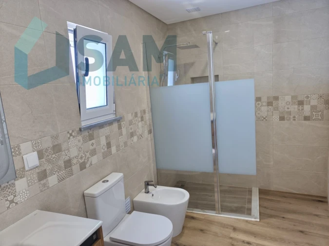 Moradia T3 para Venda em Maxial e Monte Redondo Foto 33