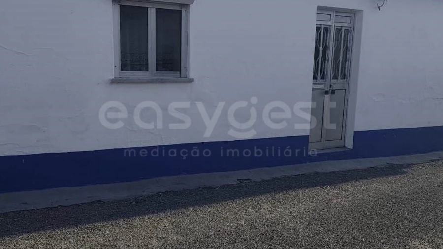 Moradia T2 para Venda em Santa Vitória e Mombeja