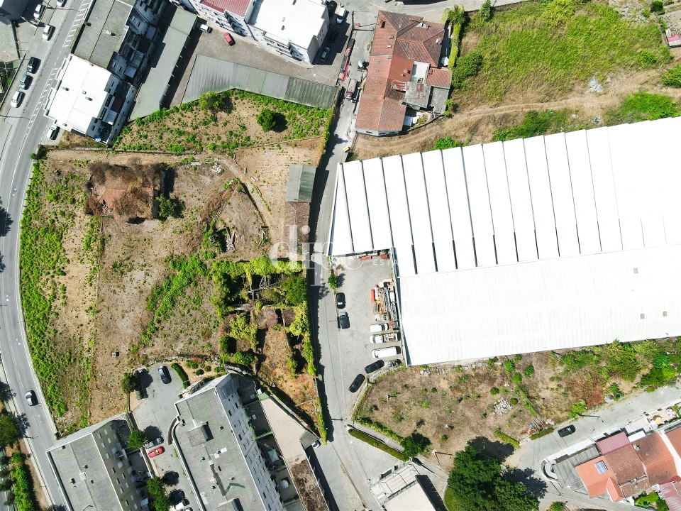 Armazém para Arrendamento em Creixomil Foto 17