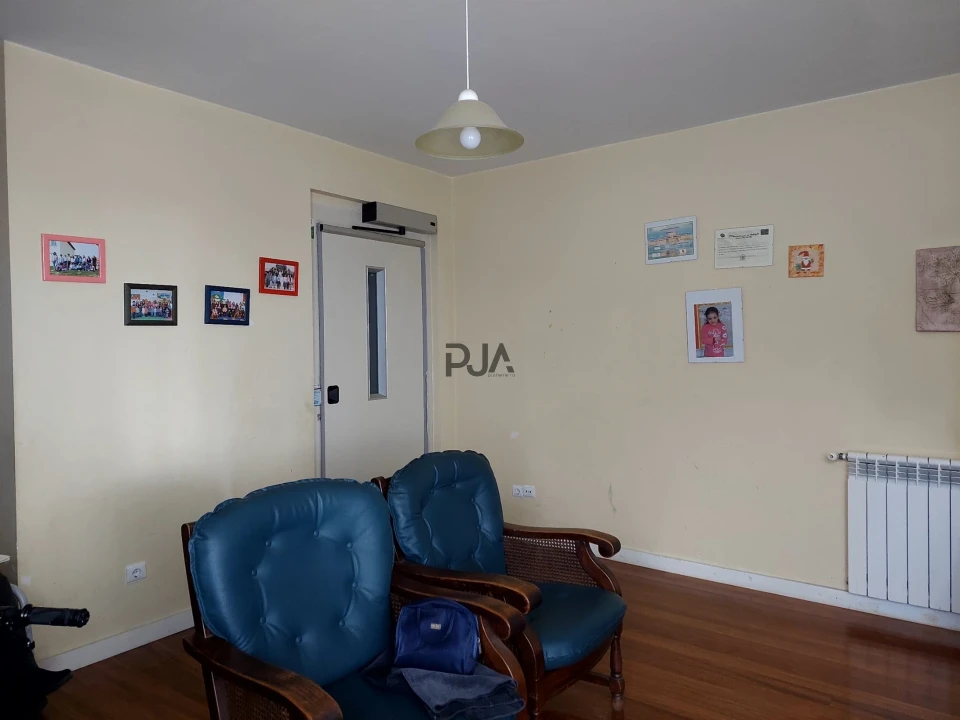 Moradia T8 para Venda em Insua Foto 27