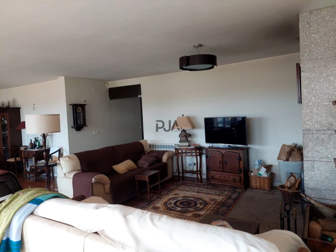 Moradia T8 para Venda em Insua Foto 29