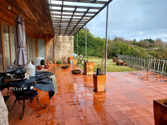 Moradia T8 para Venda em Insua Foto 9