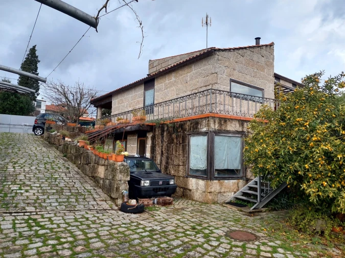 Moradia T8 para Venda em Insua