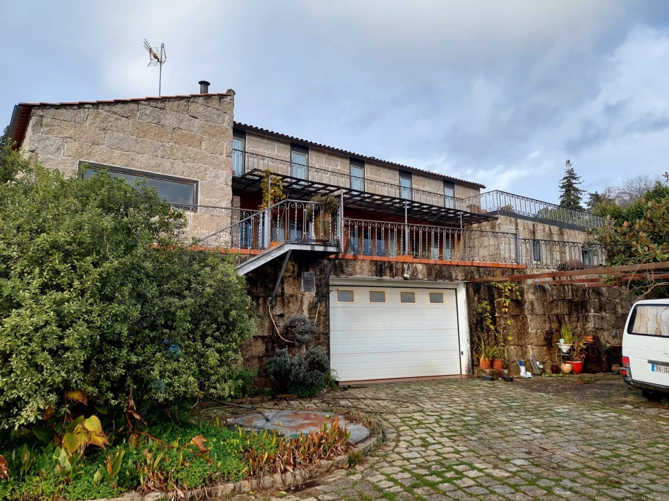 Moradia T8 para Venda em Insua Foto 7