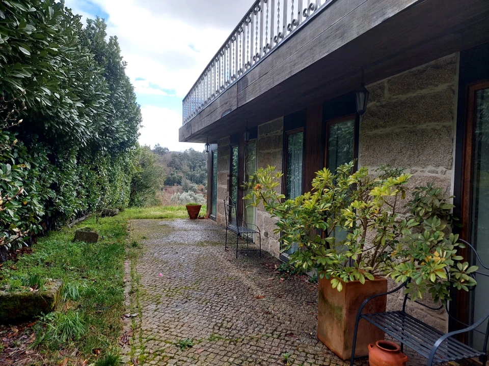 Moradia T8 para Venda em Insua Foto 13