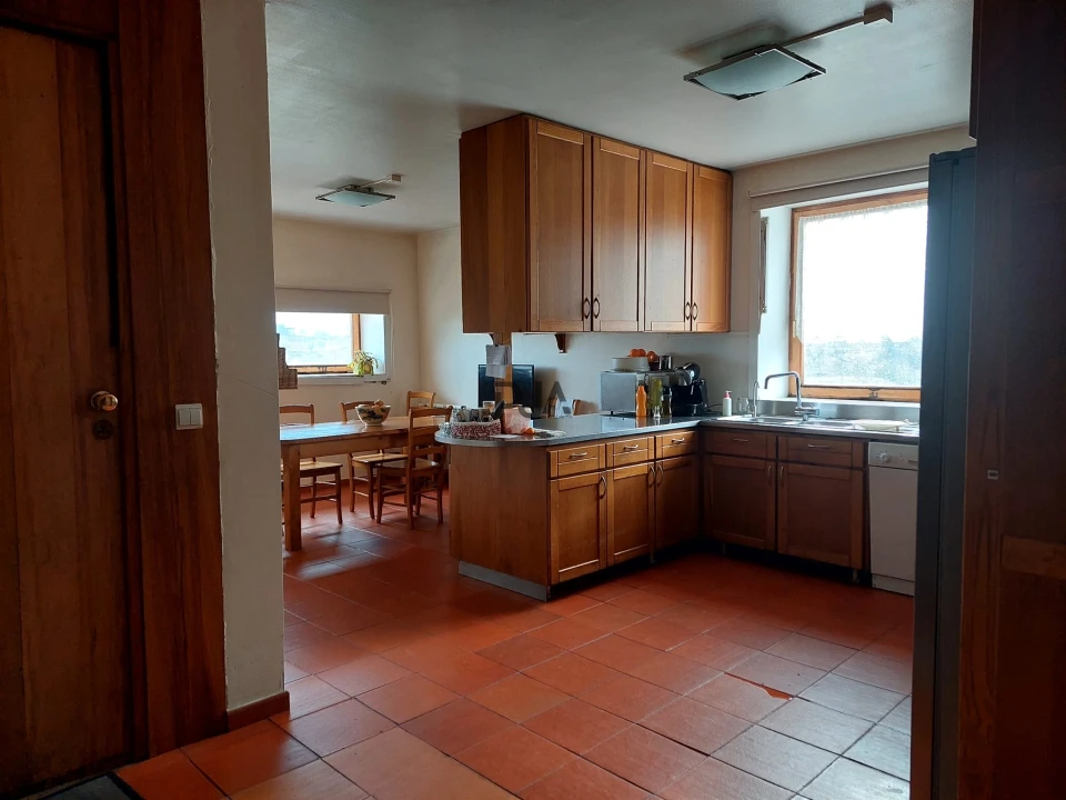 Moradia T8 para Venda em Insua Foto 11