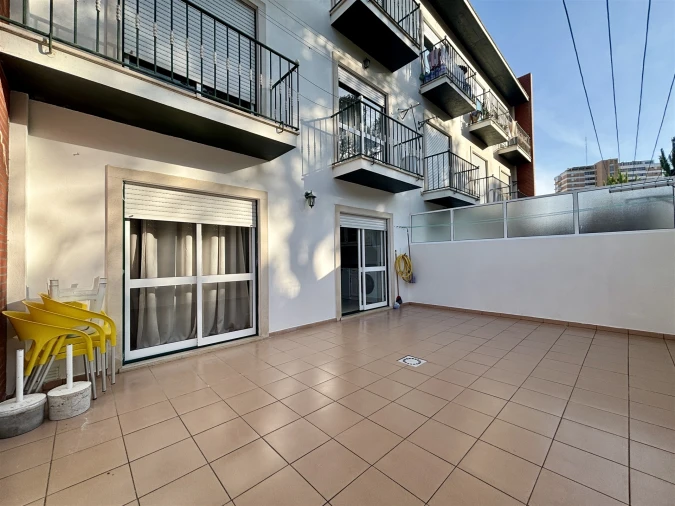 Apartamento T2 para Arrendamento em Nazare Foto 16