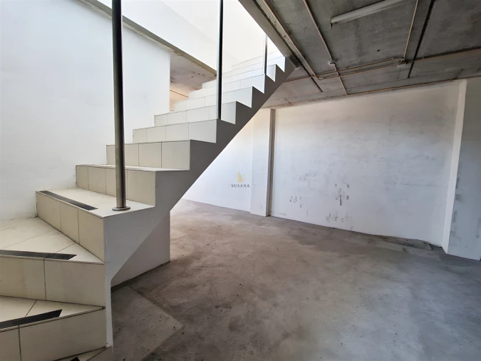 Loja para Arrendamento em Abraveses Foto 5