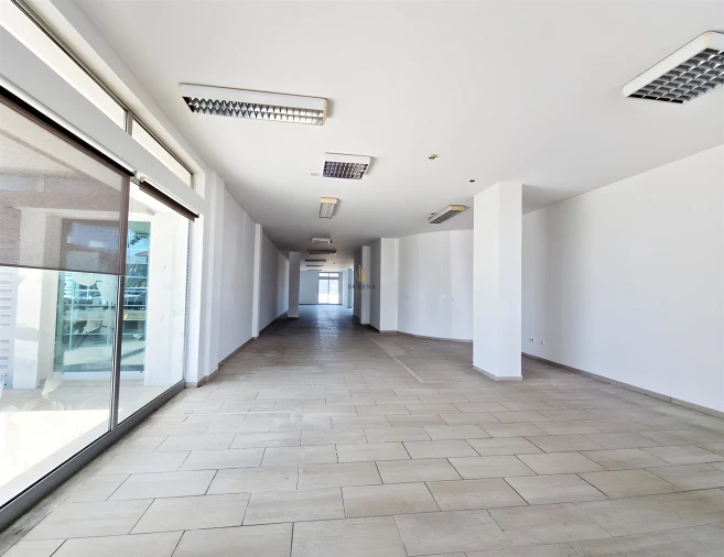 Loja para Arrendamento em Abraveses Foto 3