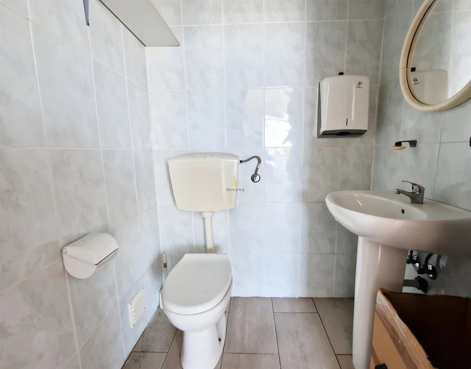 Loja para Arrendamento em Abraveses Foto 8