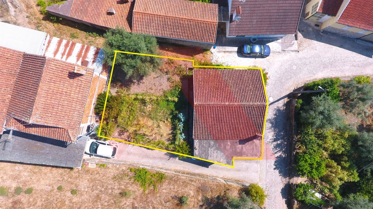 Moradia T3 para Venda em Candosa Foto 15