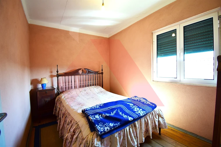 Moradia T3 para Venda em Candosa Foto 8