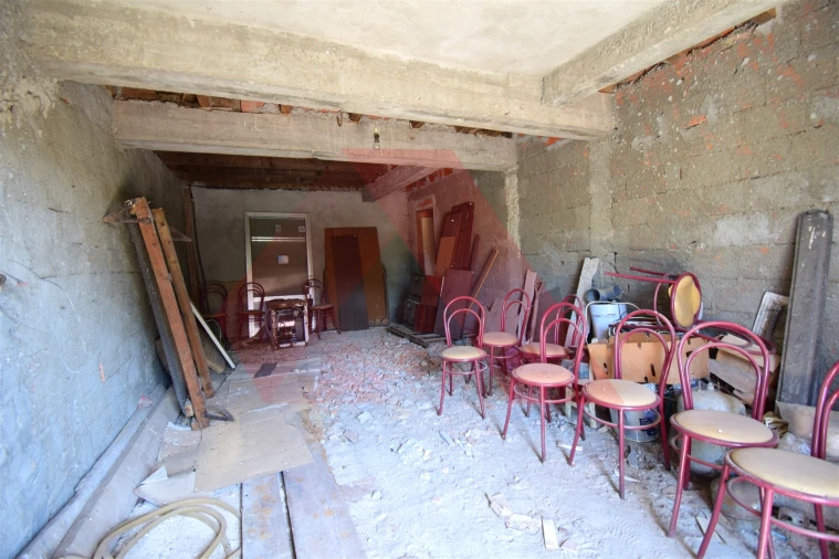 Moradia T3 para Venda em Candosa Foto 11