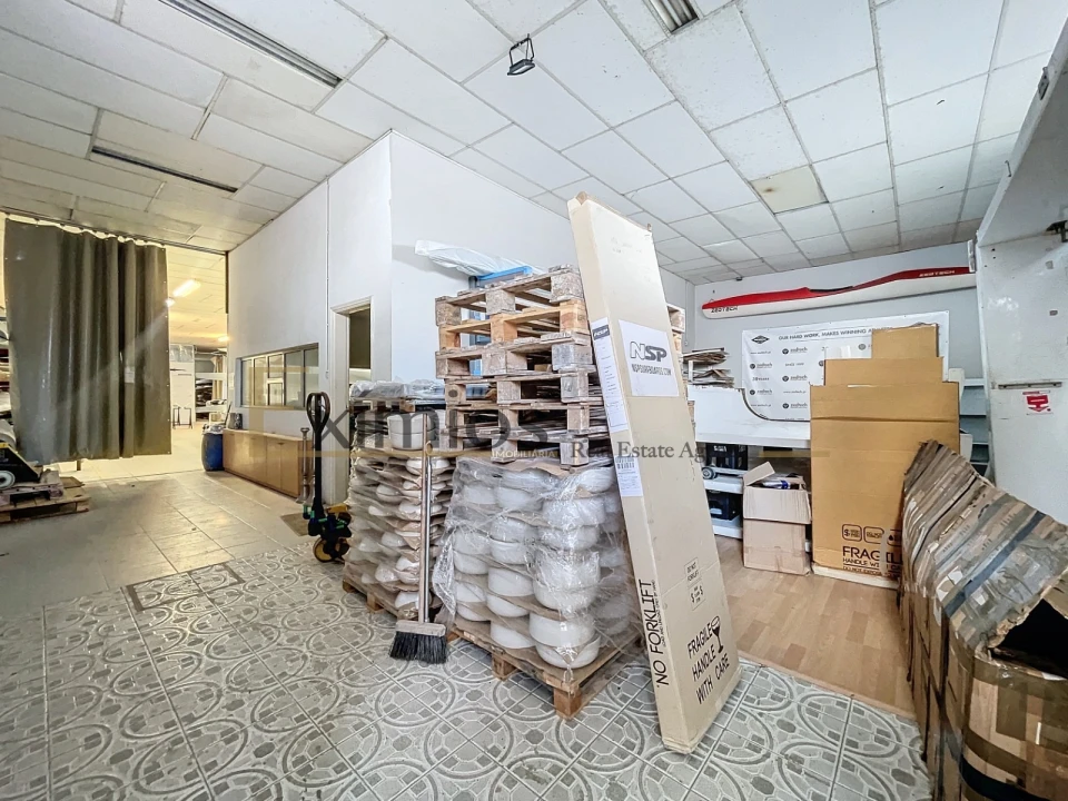 Armazém para Venda em Aver-O-Mar, Amorim e Terroso Foto 3