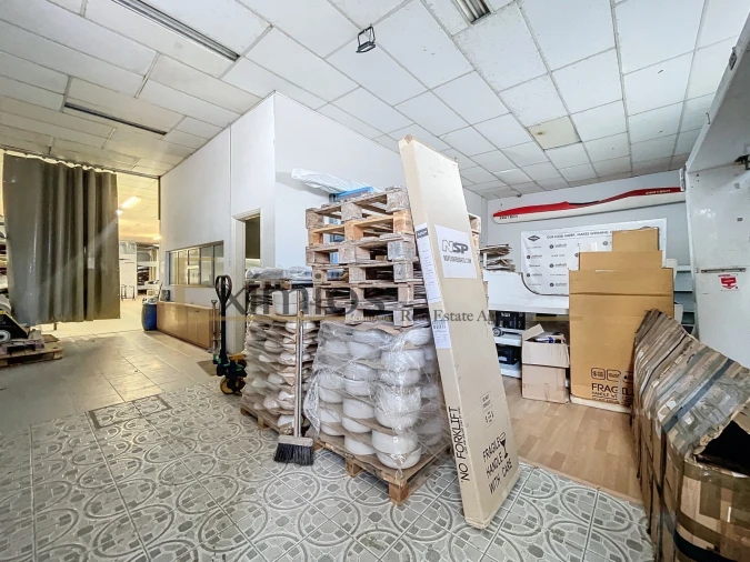 Armazém para Venda em Aver-O-Mar, Amorim e Terroso Foto 3