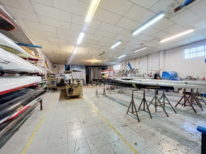 Armazém para Venda em Aver-O-Mar, Amorim e Terroso Foto 5