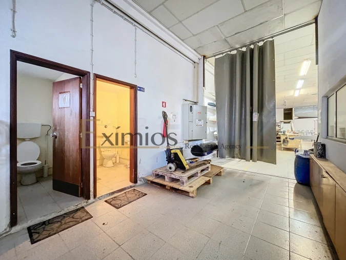 Armazém para Venda em Aver-O-Mar, Amorim e Terroso Foto 4