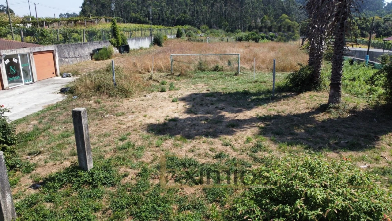 Terreno para Venda em Retorta e Tougues Foto 6
