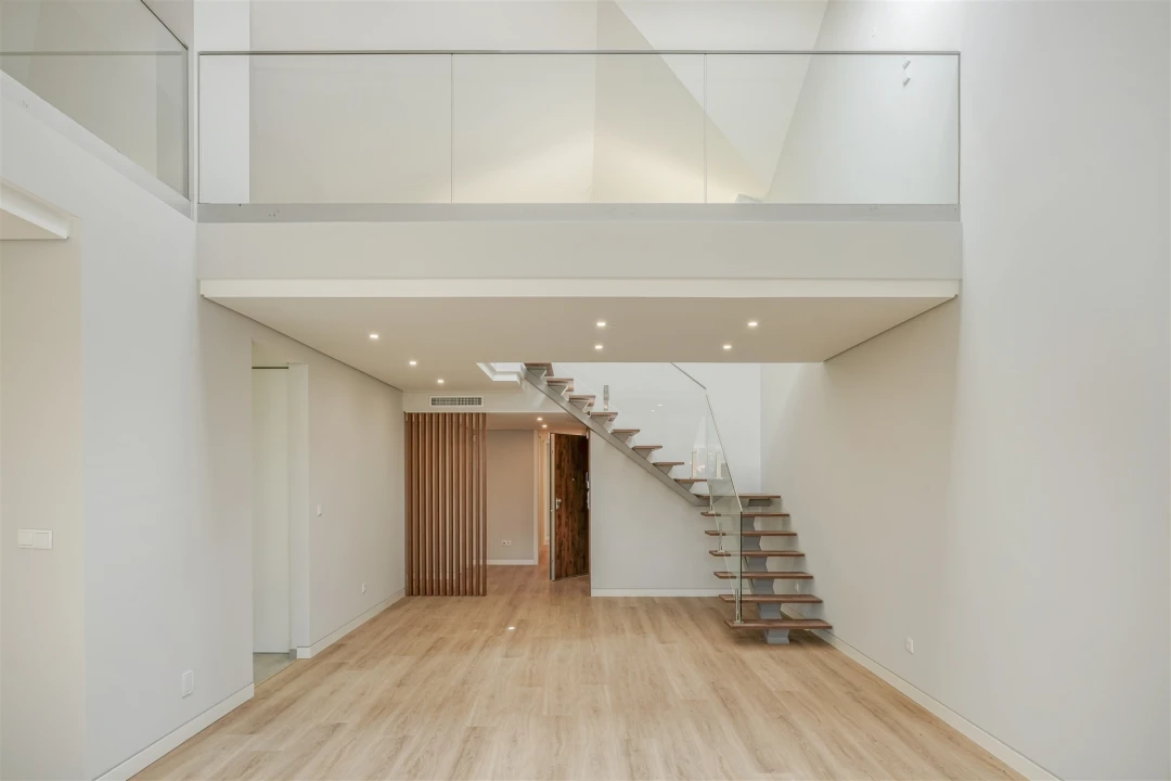 Apartamento T3 para Venda em Carcavelos e Parede Foto 1