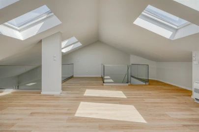 Apartamento T3 para Venda em Carcavelos e Parede