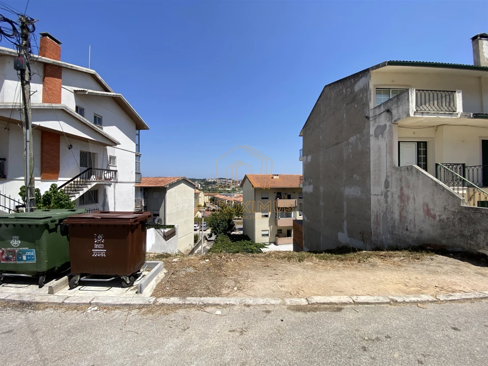 Terreno para Venda em Tavarede Foto 1
