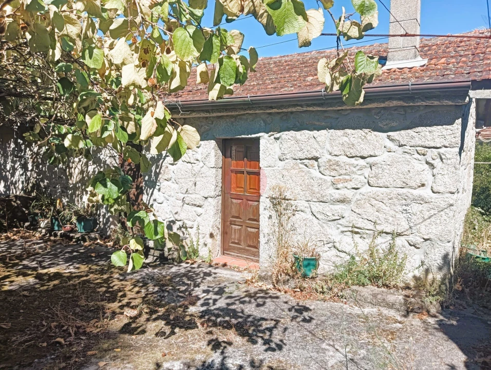 Moradia T2 para Venda em Riba de Mouro Foto 12