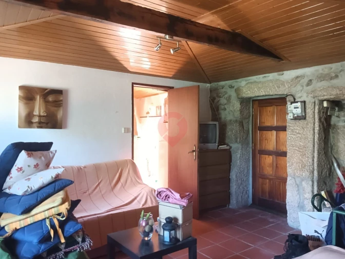 Moradia T2 para Venda em Riba de Mouro Foto 7