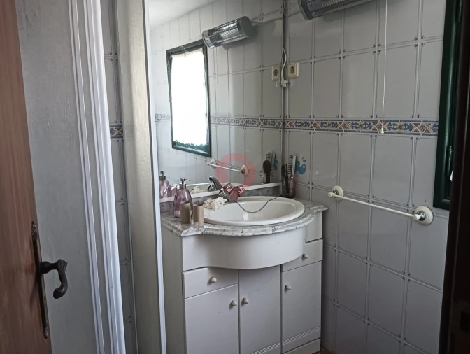 Moradia T2 para Venda em Riba de Mouro Foto 9