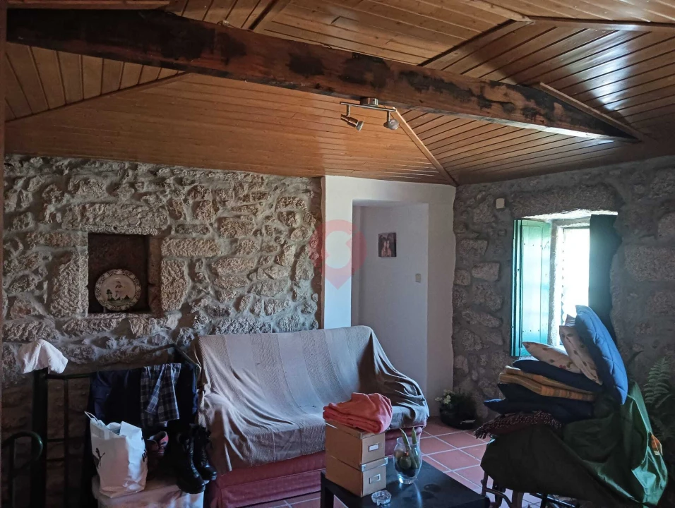 Moradia T2 para Venda em Riba de Mouro Foto 6