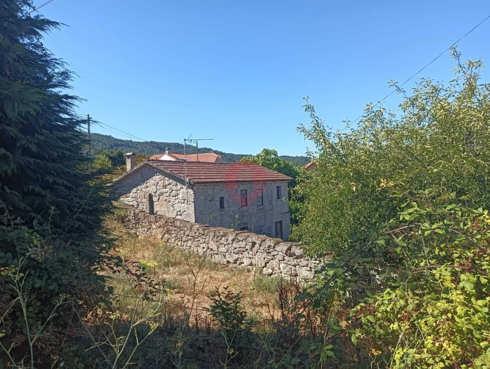 Moradia T2 para Venda em Riba de Mouro Foto 2